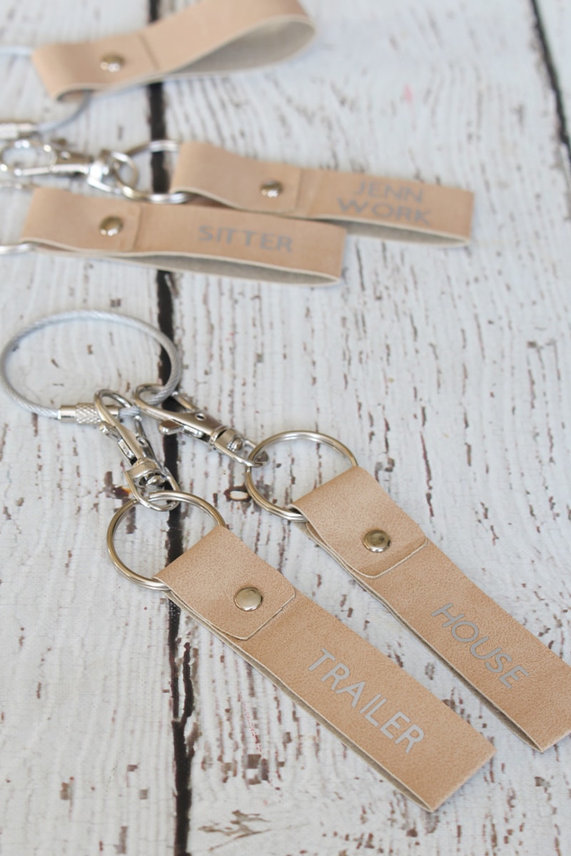 Do you know what it is time for? Fresh and Trendy DIY Crafts To Make This Weekend of course. Tons of inspirational Crafts are waiting for you to choose from. One is perfect to make this weekend!