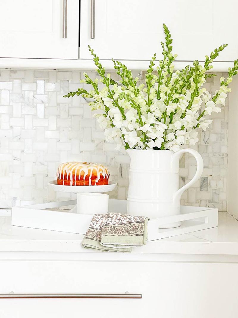 Fabulous and Fresh Farmhouse DIYS and Ideas are waiting to inspire you to create. All the newest projects in the Farmhouse World all in one place to enjoy!