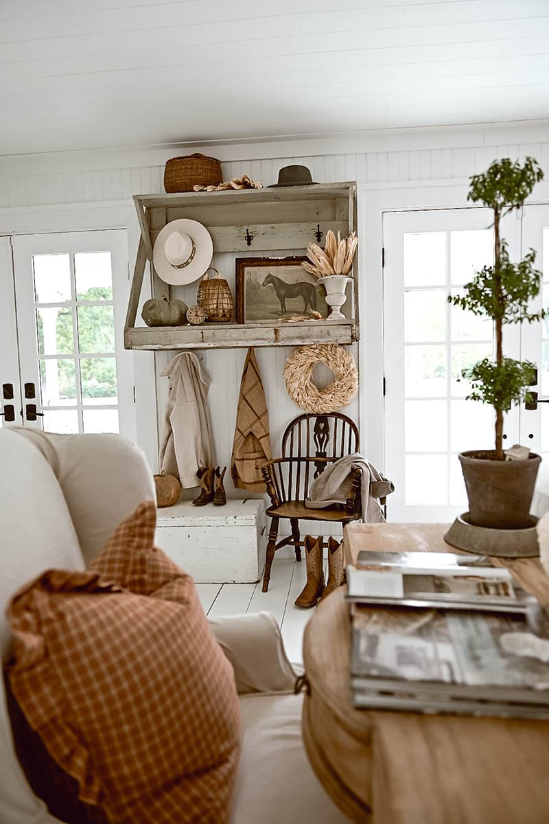 Fabulous and Fresh Farmhouse DIYS and Ideas are waiting to inspire you to create. All the newest projects in the Farmhouse World all in one place to enjoy!