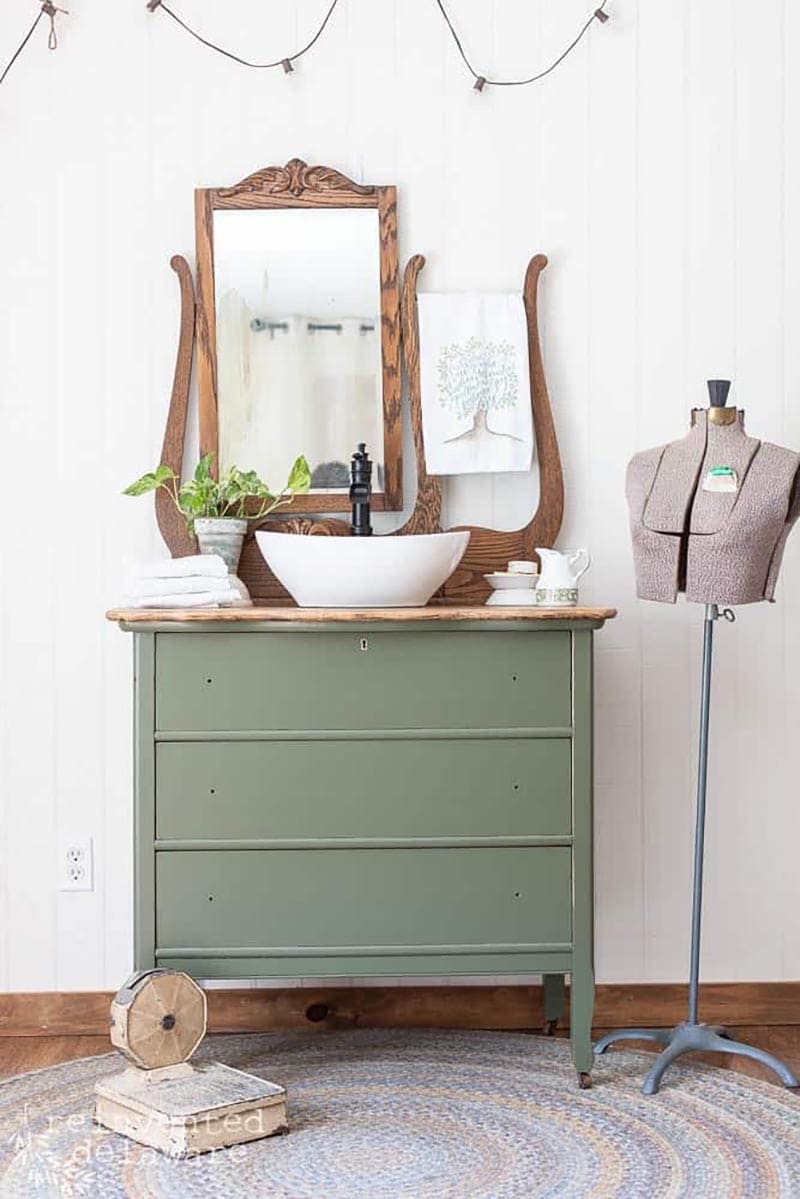 Charming and Chic Farmhouse Thrift Store Makeovers are going to Inspired you to create your own original diy project that will be amazing!
