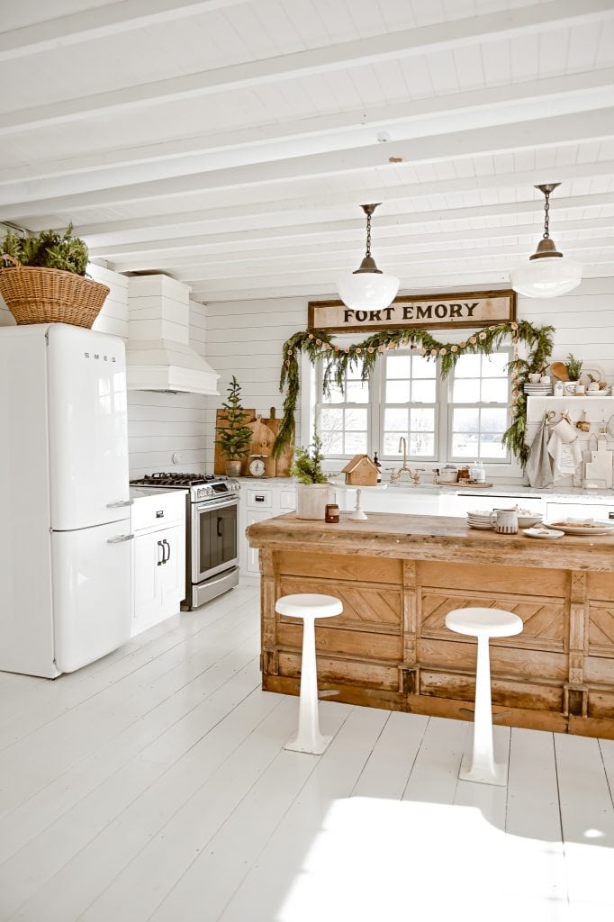 Farmhouse Christmas Kitchen Decorating Ideas - The Cottage Market