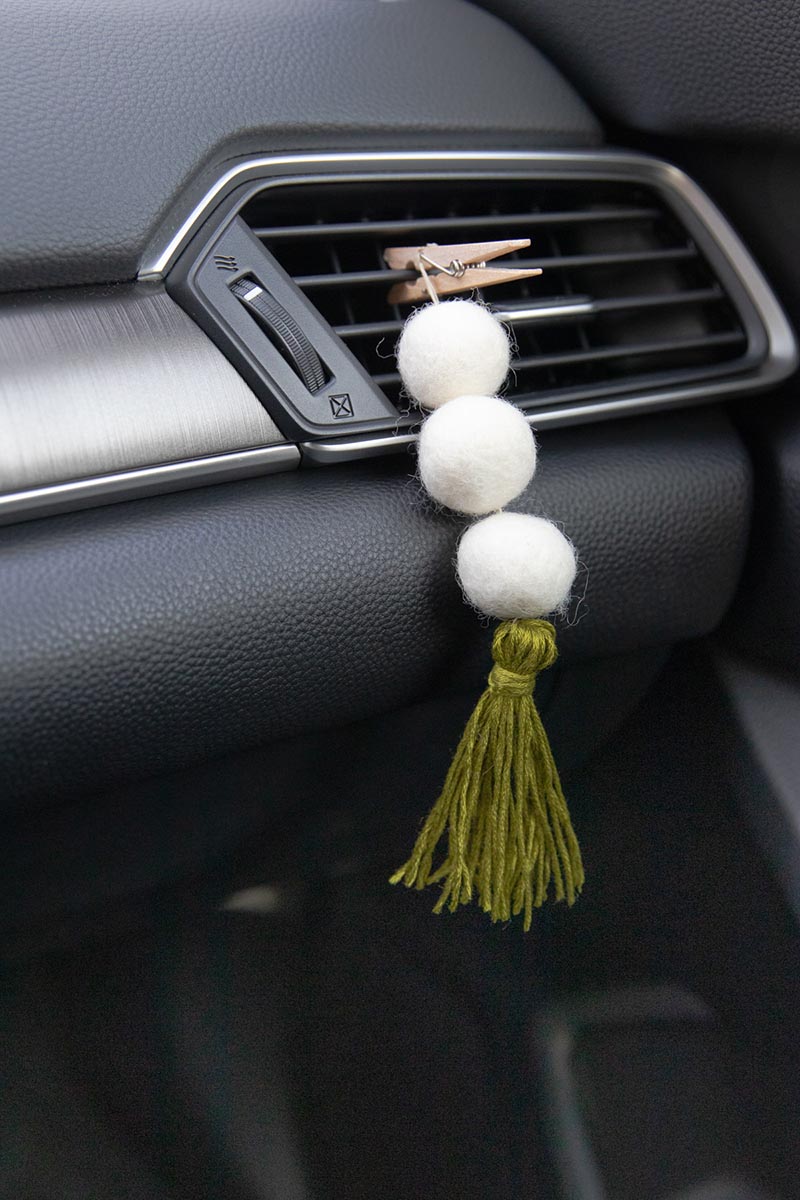Do you know what it is time for? Fresh and Trendy DIY Crafts To Make This Weekend of course. Tons of inspirational Crafts are waiting for you to choose from. One is perfect to make this weekend!