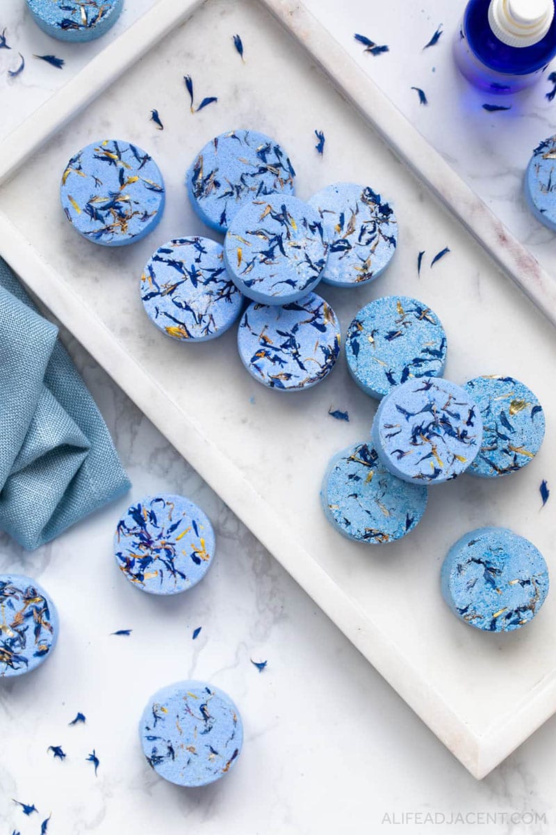 Do you know what it is time for? Fresh and Trendy DIY Crafts To Make This Weekend of course