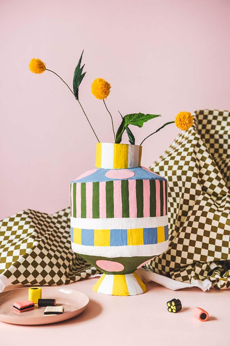Do you know what it is time for? Fresh and Trendy DIY Crafts To Make This Weekend of course. Tons of inspirational Crafts are waiting for you to choose from. One is perfect to make this weekend!