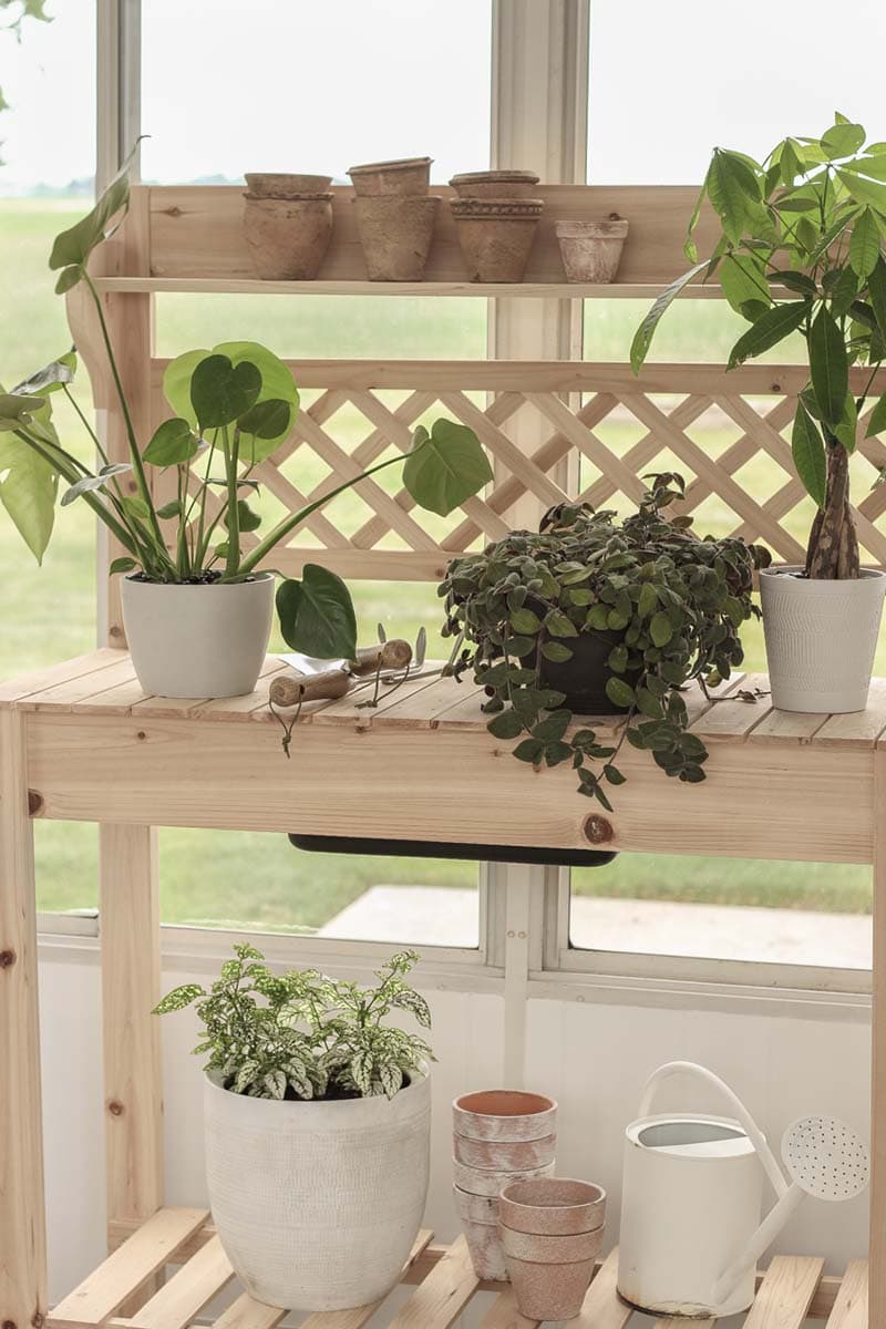 Fabulous and Fresh Farmhouse DIYS and Ideas are waiting to inspire you to create. All the newest projects in the Farmhouse World all in one place to enjoy!
