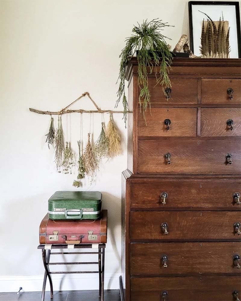 Fabulous and Fresh Farmhouse DIYS and Ideas are waiting to inspire you to create. All the newest projects in the Farmhouse World all in one place to enjoy!
