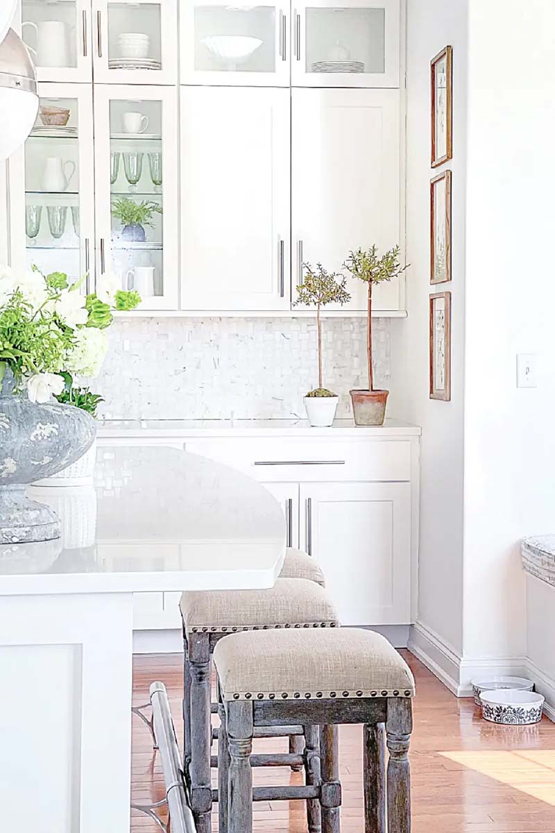 Fabulous and Fresh Farmhouse DIYS and Ideas are waiting to inspire you to create. All the newest projects in the Farmhouse World all in one place to enjoy!