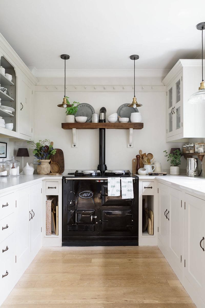 Fabulous and Fresh Farmhouse DIYS and Ideas are waiting to inspire you to create. All the newest projects in the Farmhouse World all in one place to enjoy!