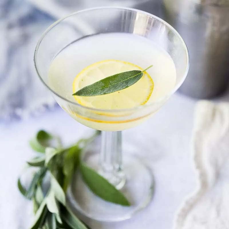 If you’re hosting a summer party, here is the ultimate guide to making it memorable.