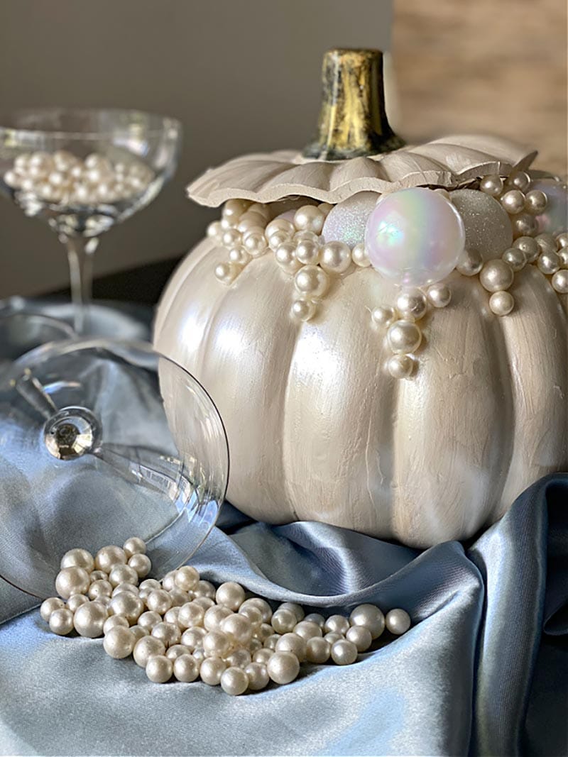 Do you know what it is time for? Fresh and Trendy DIY Crafts To Make This Weekend of course. Tons of inspirational Crafts are waiting for you to choose from. One is perfect to make this weekend!