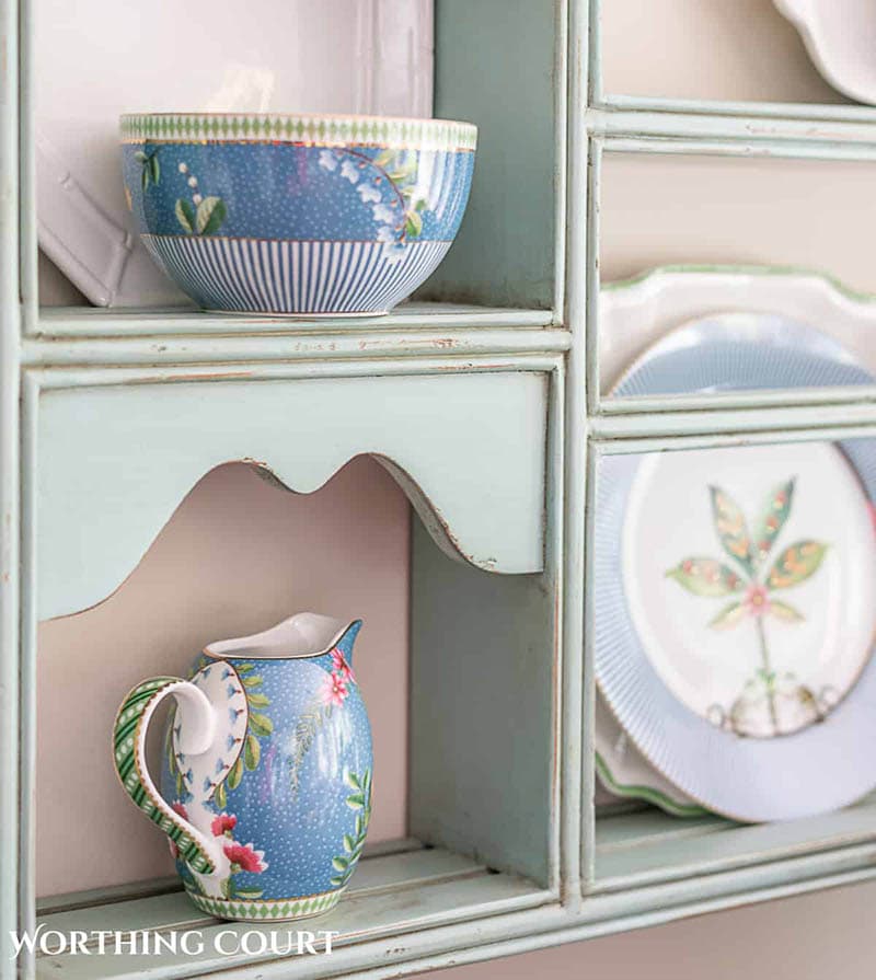 Fabulous and Fresh Farmhouse DIYS and Ideas are waiting to inspire you to create. All the newest projects in the Farmhouse World all in one place to enjoy!