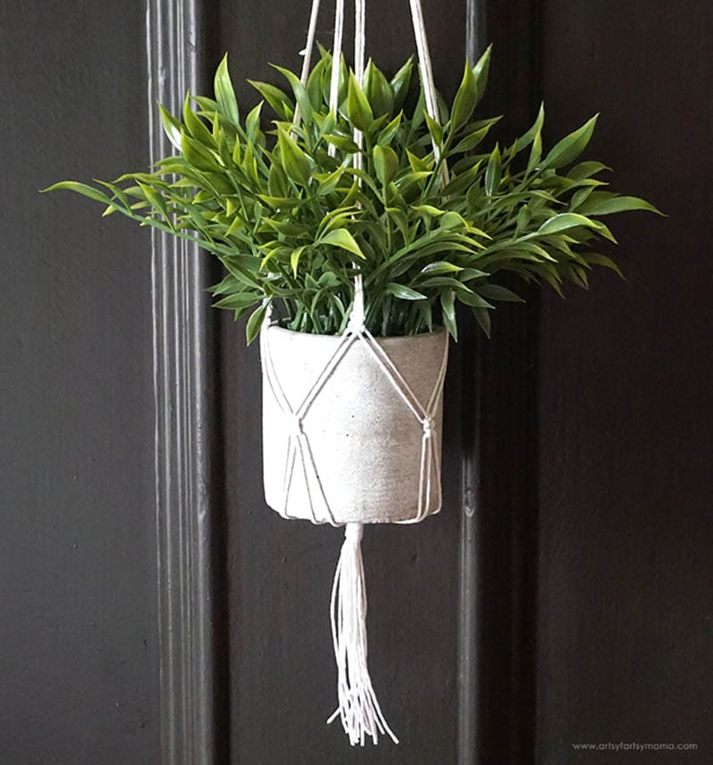 Do you know what it is time for? Fresh and Trendy DIY Crafts To Make This Weekend of course. Tons of inspirational Crafts are waiting for you to choose from. One is perfect to make this weekend!