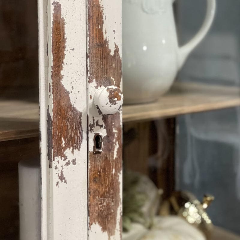 Charms and Chic Farmhouse Thrift Store Makeovers are going to Inspired you to create your own original diy project that will be amazing!
