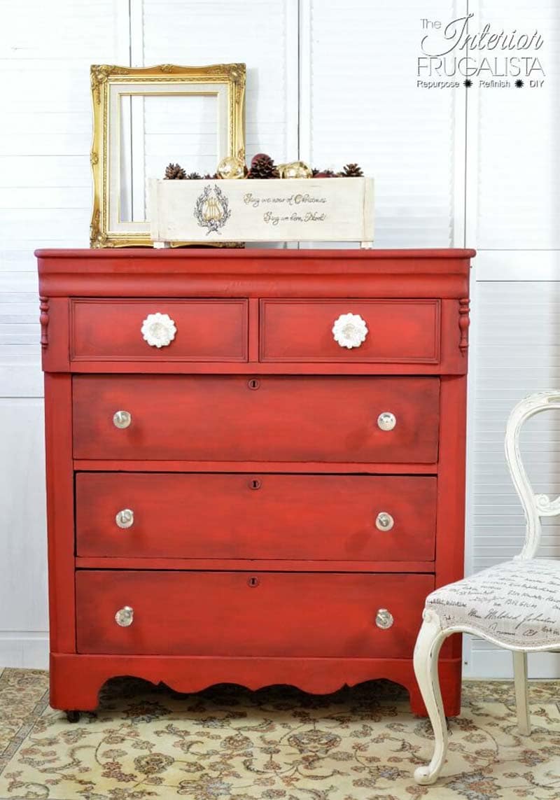 Charms and Chic Farmhouse Thrift Store Makeovers are going to Inspired you to create your own original diy project that will be amazing!