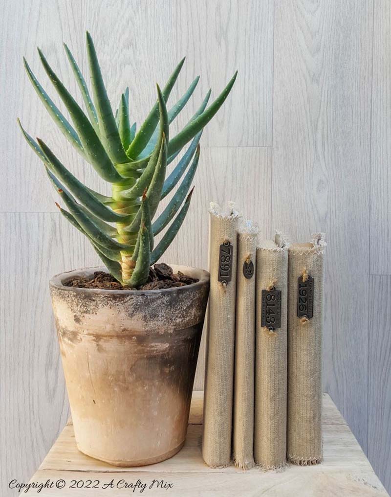 This collection of The Best Farmhouse Craft Projects of 2022 Part 1 are incredible! They are all waiting for you to check out and then take those tutorials and sore! So much creative goodness waiting to happen!