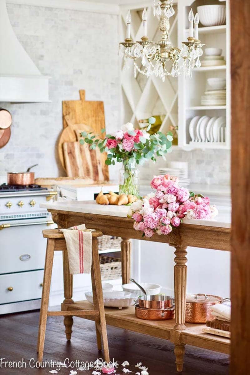 This collection of The Best Farmhouse Home Decor Ideas & DIYs of 2022 Part 3 is amazing and is waiting for you to create with all the spot on tutorials and decorating ideas from our favorite Farmtastic Farmhouse Blogs!