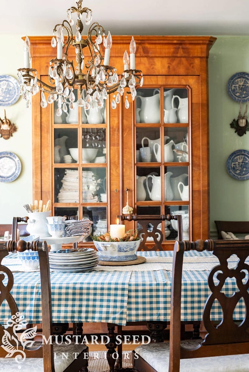 Charming and Chic Farmhouse Thrift Store Makeovers are going to Inspire you to create your own original diy project that will be amazing!