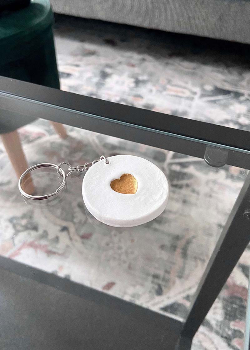 Do you know what it is time for? Fresh and Trendy DIY Crafts To Make This Weekend of course. Tons of inspirational Crafts are waiting for you to choose from. One is perfect to make this weekend!