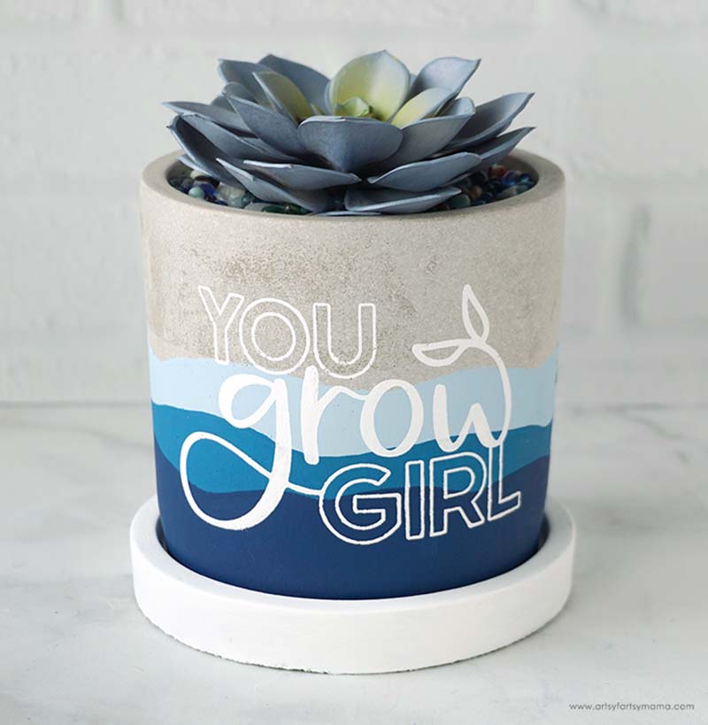 Do you know what it is time for? Fresh and Trendy DIY Crafts To Make This Weekend of course. Tons of inspirational Crafts are waiting for you to choose from. One is perfect to make this weekend!