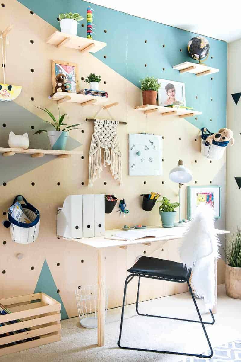 These Fabulous and Fresh Farmhouse DIYs and Ideas are just what you need for inspiration today! See what's happening in the world of Farmhouse Home Decor!