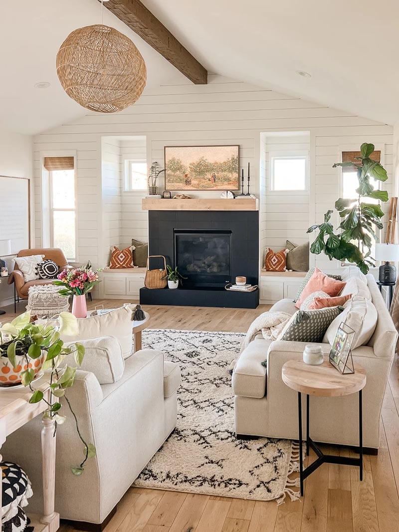 These Fabulous and Fresh Farmhouse DIYs and Ideas are just what you need for inspiration today! See what's happening in the world of Farmhouse Home Decor!