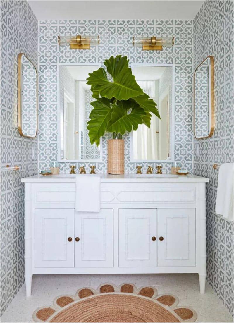 These Fabulous and Fresh Farmhouse DIYs and Ideas are just what you need for inspiration today! See what's happening in the world of Farmhouse Home Decor!