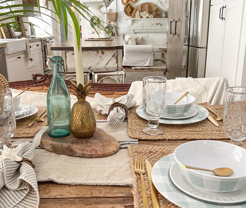 These Fabulous and Fresh Farmhouse DIYs and Ideas are just what you need for inspiration today! See what's happening in the world of Farmhouse Home Decor!