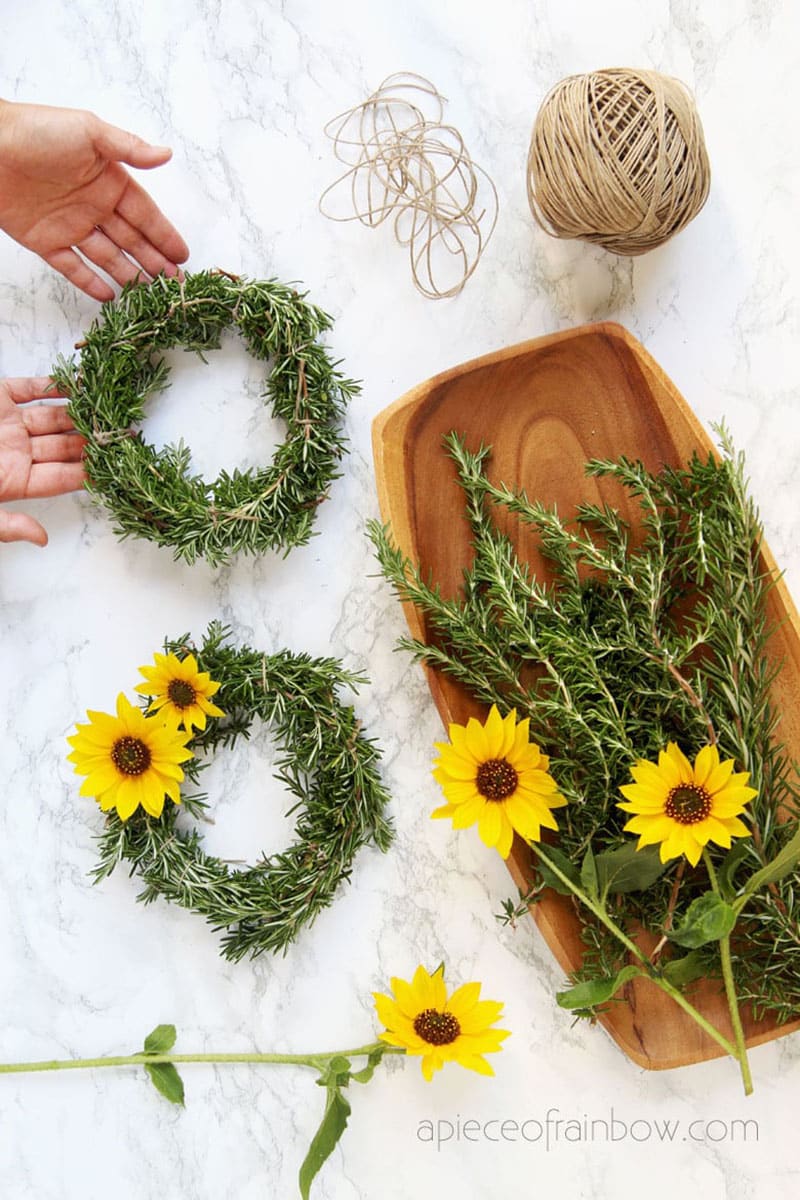 It’s time for another dose of cheer and creativity with Fresh and Trendy DIY Crafts To Make This Weekend! We’re bringing you a wide range of crafts that are hot off the press. We’ve scoured the best Craft Blogs to curate some fantastic goodies just for you!