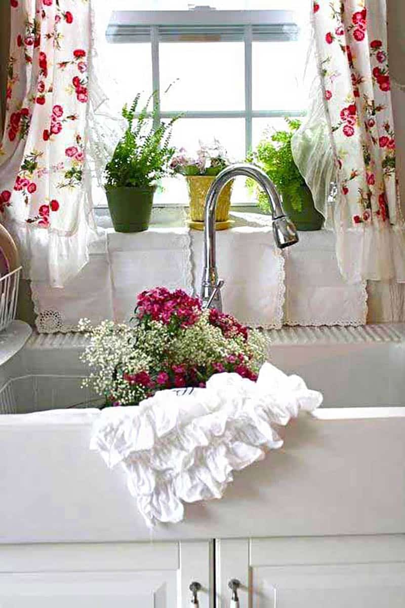 Transform your kitchen into a haven of rustic charm with these cozy Cottagecore ideas. 🌿🍽️ #Cottagecore #KitchenDecor #RusticCharm