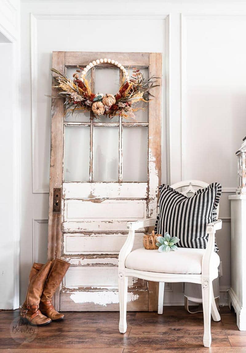 Transform your home with 50+ Farmhouse Fall Wreath DIY projects! Embrace the beauty of autumn with charming wreaths for every style.