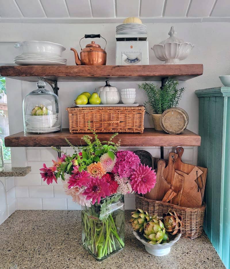 Explore creative farmhouse DIY home decor ideas and projects for a charming, rustic-inspired living space.