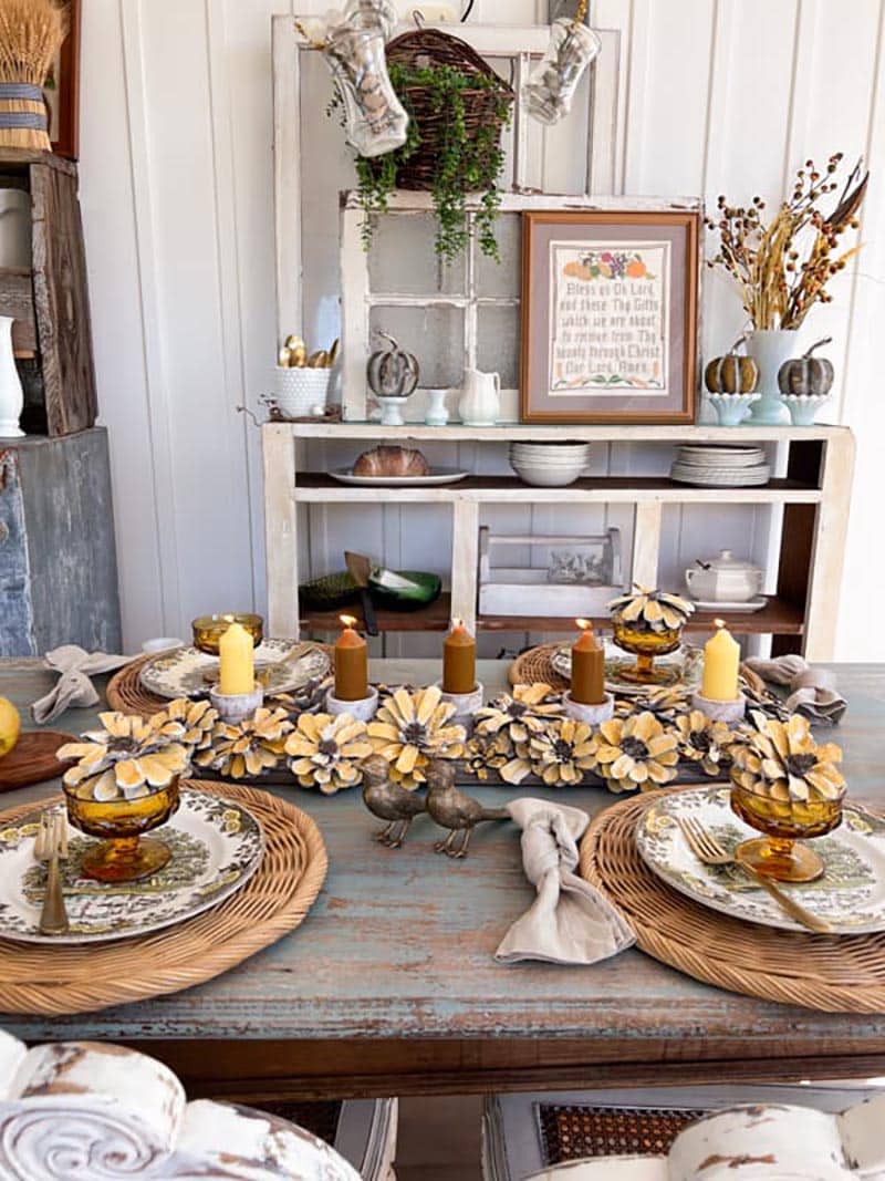 Explore creative farmhouse DIY home decor ideas and projects for a charming, rustic-inspired living space.