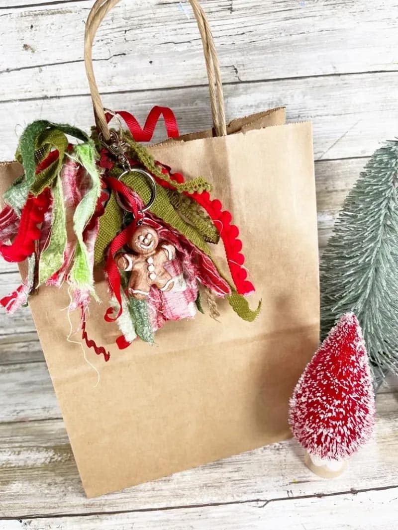 Craft your own Farmhouse magic with 36 Festive Farmhouse Christmas DIY Crafts! From wreaths to ornaments, each project adds warmth to your holiday decor.