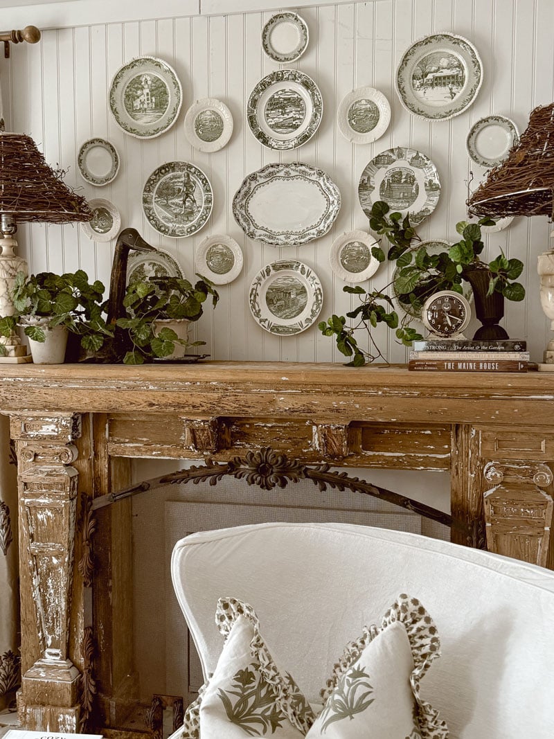Explore 32 charming farmhouse DIYs, crafts, & ideas from talented bloggers! From spring decor to historic renovations, find inspiration for every project.