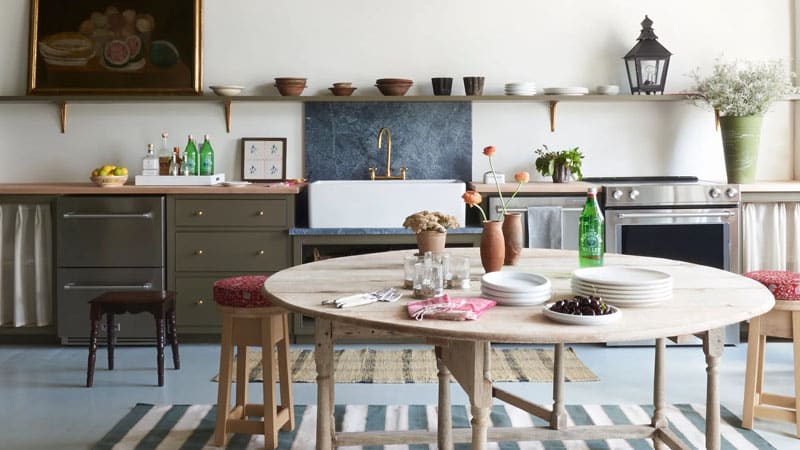 Explore 32 charming farmhouse DIYs, crafts, & ideas from talented bloggers! From spring decor to historic renovations, find inspiration for every project.