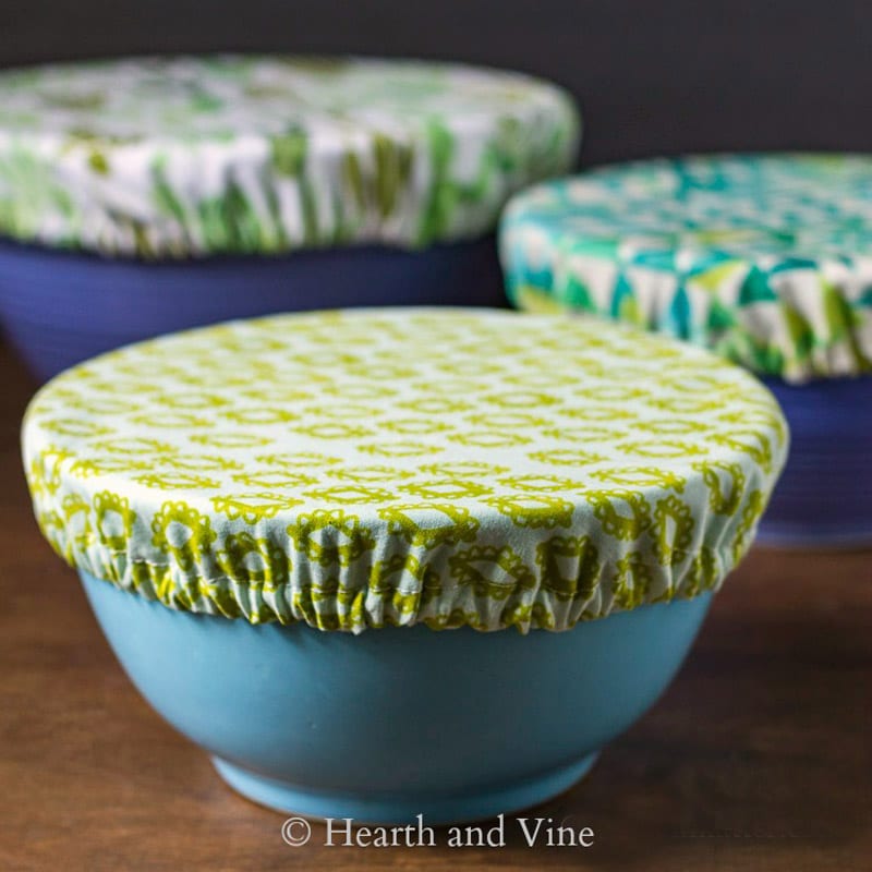Discover 33 trendy DIY crafts to fuel your weekend creativity! From home decor to fashion accessories, find your next project here.