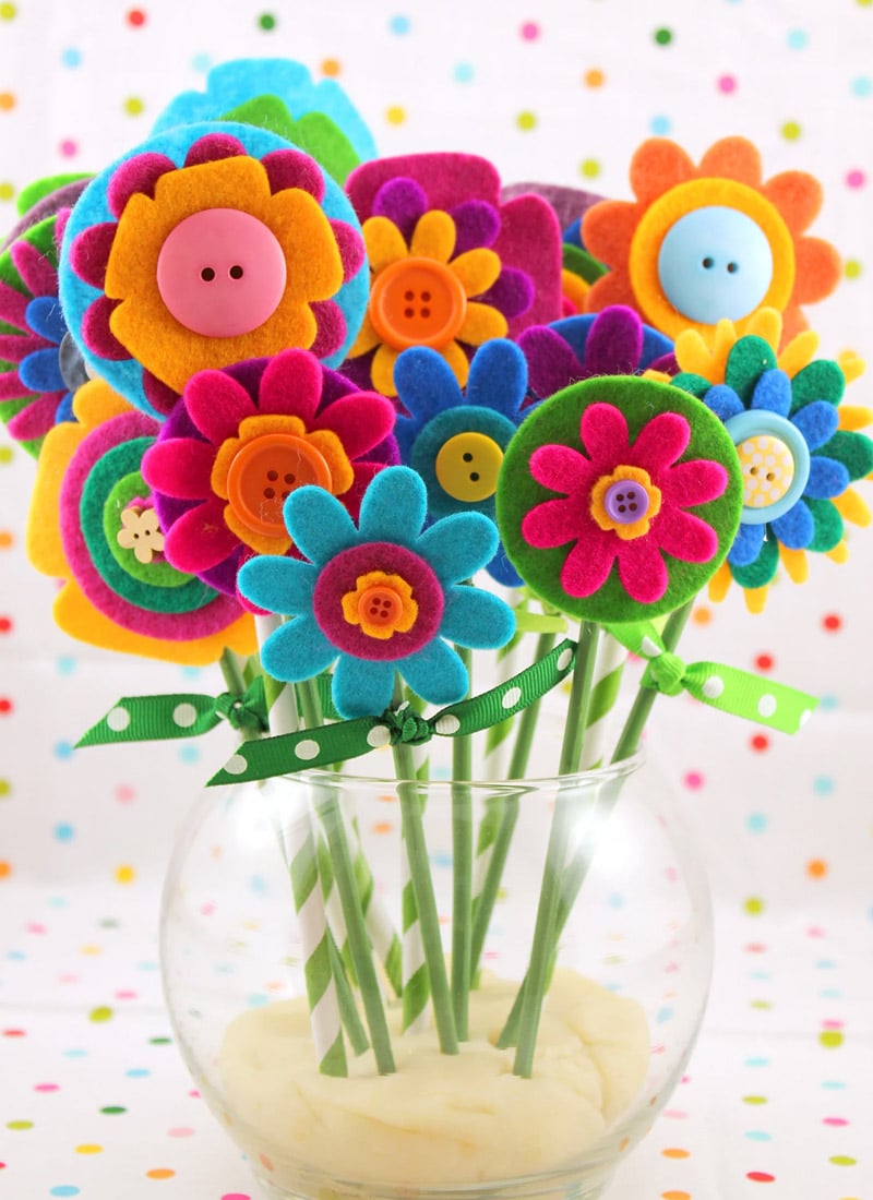 Discover 33 trendy DIY crafts to fuel your weekend creativity! From home decor to fashion accessories, find your next project here.