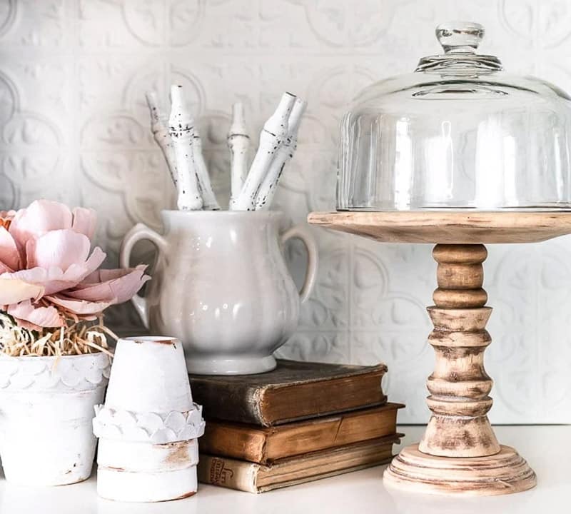Discover amazing thrift store makeovers that will inspire your creativity & transform your home decor! Check them out on TheCottageMarket.com!