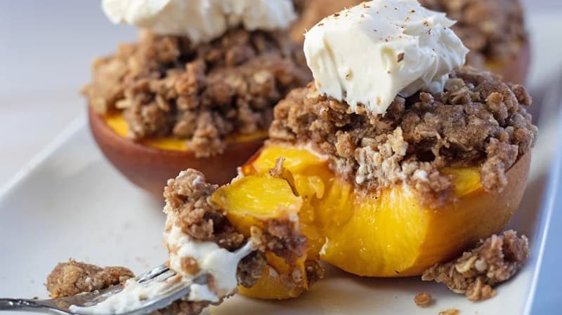 Baked Peaches With Crumble Topping