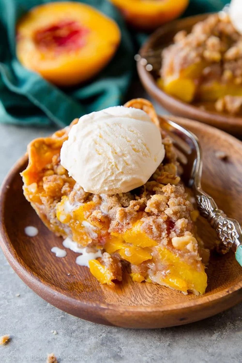 Brown Sugar Peach Crumble Pie