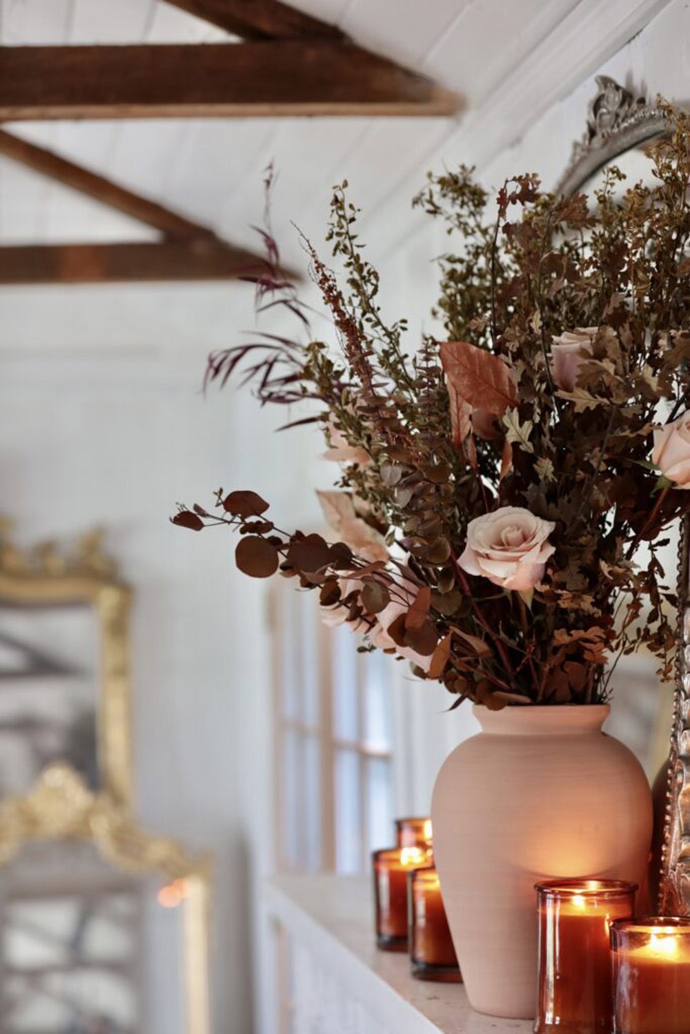 Beautiful Budget Friendly Nature Inspired Autumn Decorating Ideas easy fall decorating idea featured on The Cottage Market