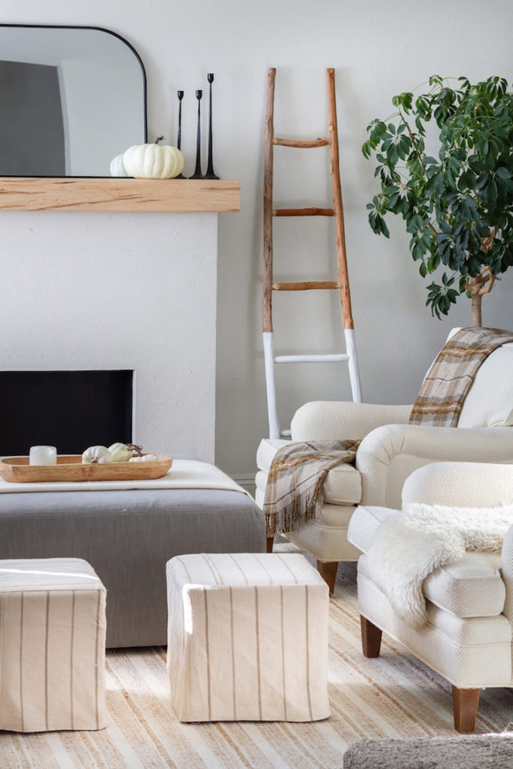 Fall Decorating Ideas easy fall decorating idea featured on The Cottage Market