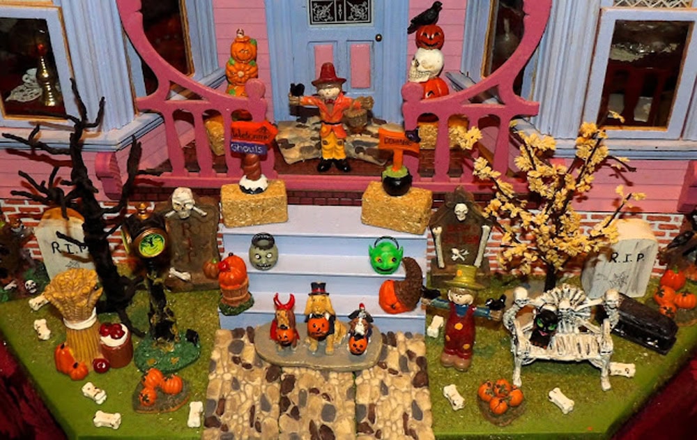 Nelson Crest at Halloween from Debbie Dabble Blog