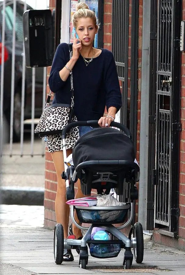I DON'T LIKE MONDAYS Peaches Geldof DUMPS BABY IN THE STREET Stays On