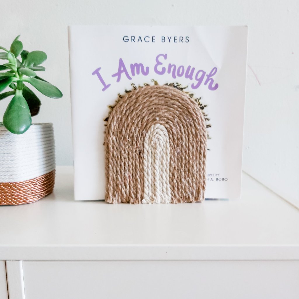 27 Ridiculously Easy DIY Bookends For Your Shelves