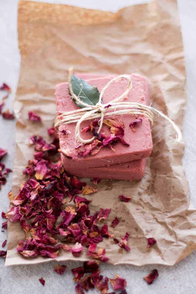 26 Fantabulous DIY Soap Bar Ideas That Smell Like Heaven
