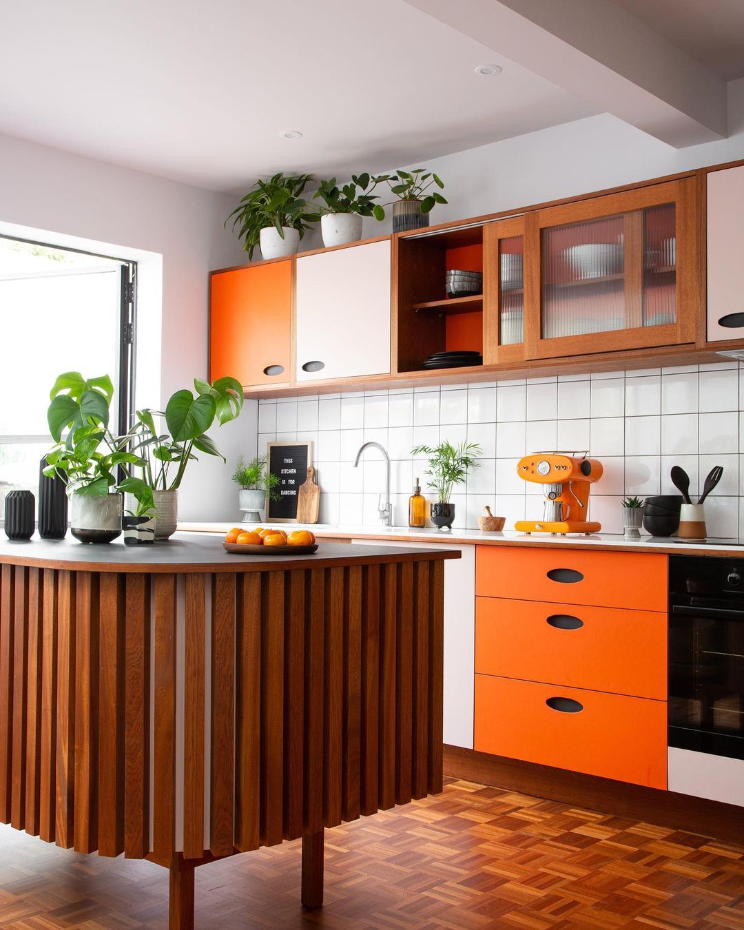25 Playful And Vibrant Orange Kitchen Ideas You Will Love