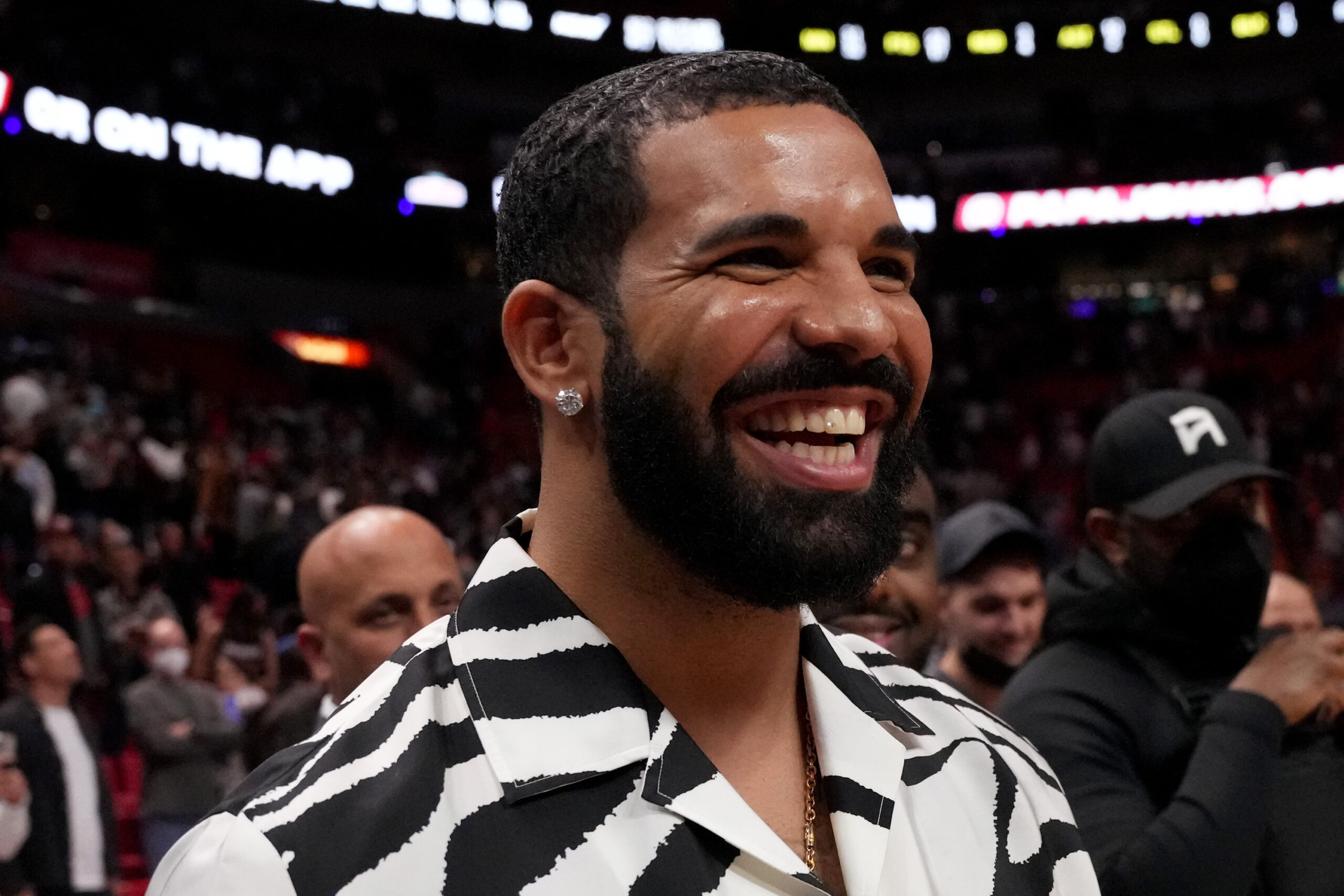 L’eau de Drake Rapper’s line of scented candles available at Shoppers