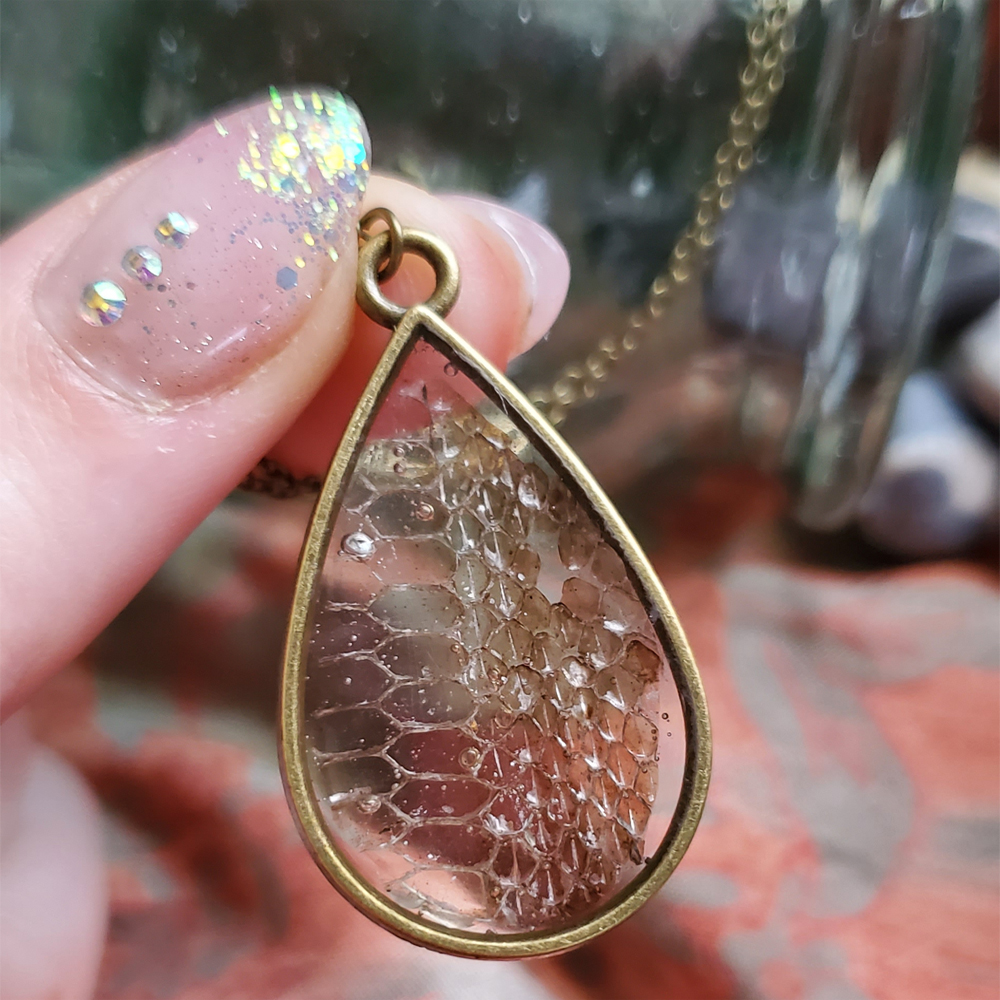 Snake Skin Tear Drop Pendant Necklace 