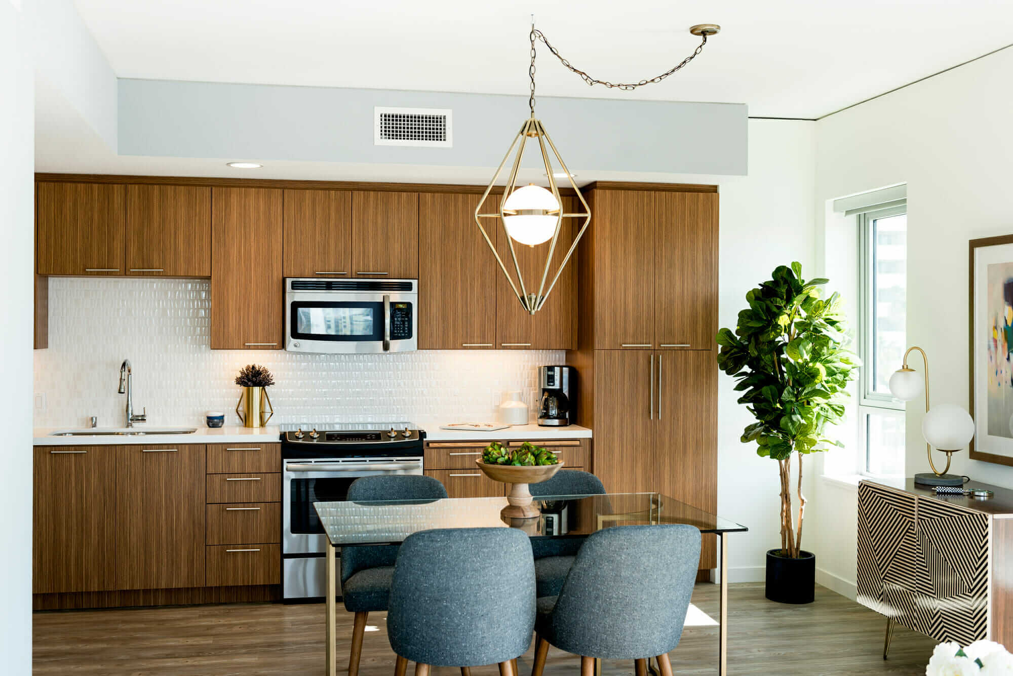 The Current New Apartments in Long Beach